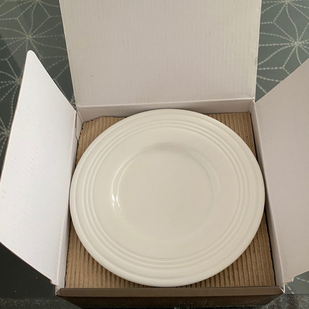 NWT & BOX- Lenox round appetizer plates- set of 4